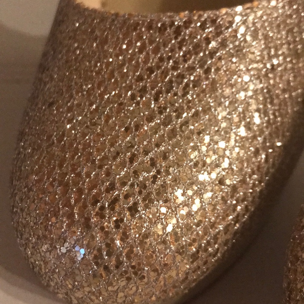 Pumps - Picture 2 of 4